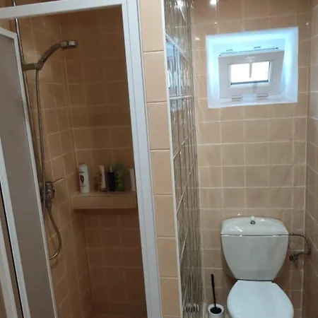 Green Room * מוהלניצה