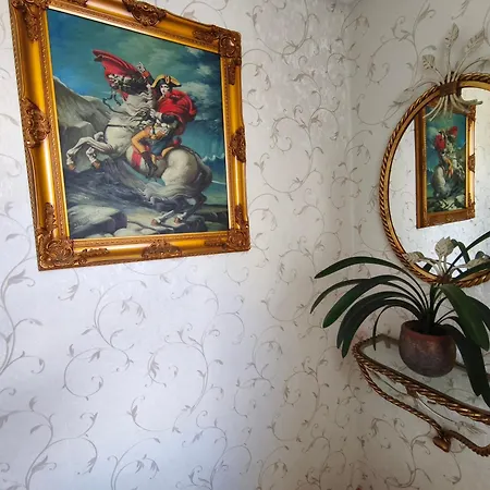 Green Room Homestay *