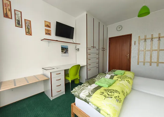 Green Room בית אירוח מוהלניצה